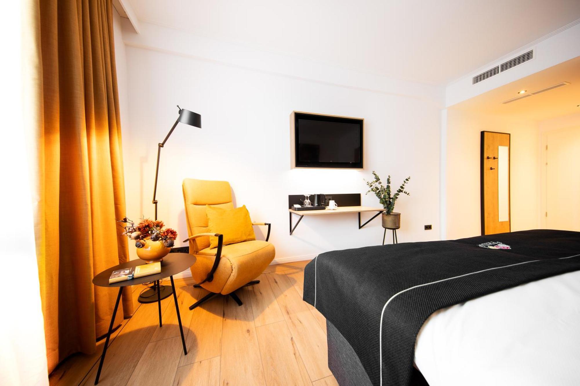 Frida Hotel & Cafe Bassum Екстериор снимка